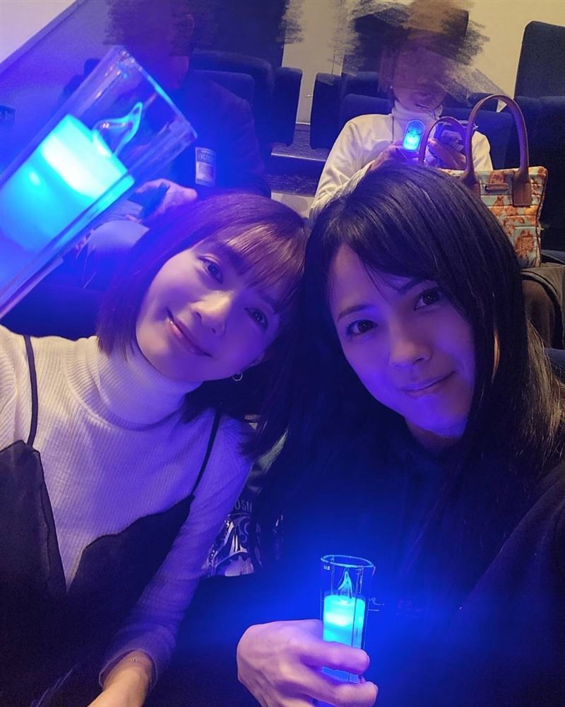 中村友理與她搭檔雙人女團「YURIMARI」的摯友MARI曾在今年3月一同去看米希亞演唱會。(圖/翻攝自IG @yurinakamurawoori)