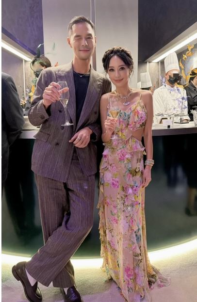 關穎現身上海出席時尚品牌活動，並與「時尚F4」成員之一丁春誠碰面。（圖／翻攝自IG）
