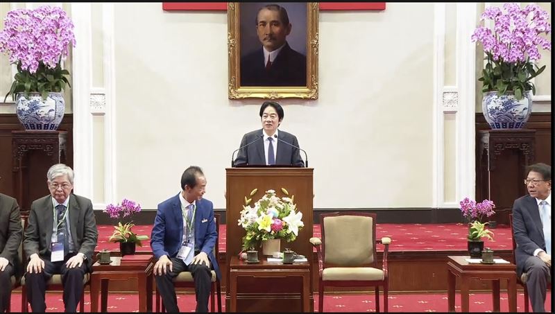 賴清德總統今(15)日接見「全球中醫藥醫學會聯合會」。(圖/翻攝畫面)