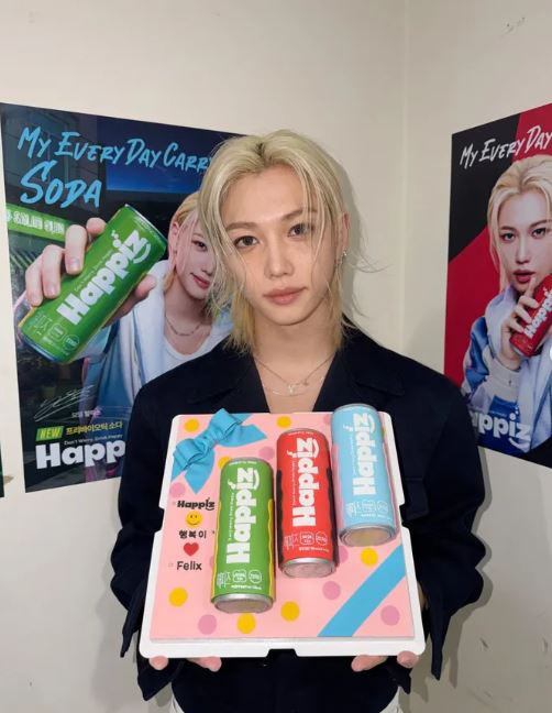 今(15)日是Felix生日,Felix生日快樂。(圖/翻攝自IG @yong.lixx)