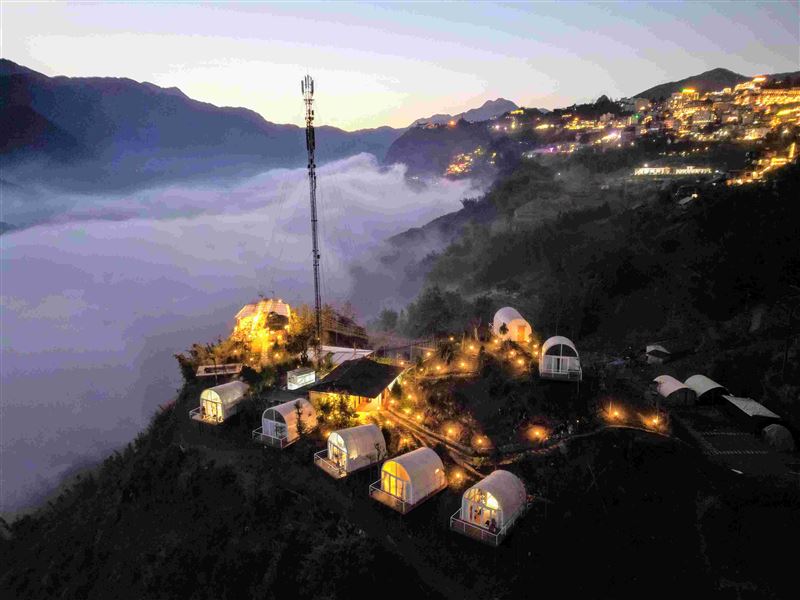越南「薩帕」山海雲端上的360度觀景房PHANSI。(圖/Booking.com提供)