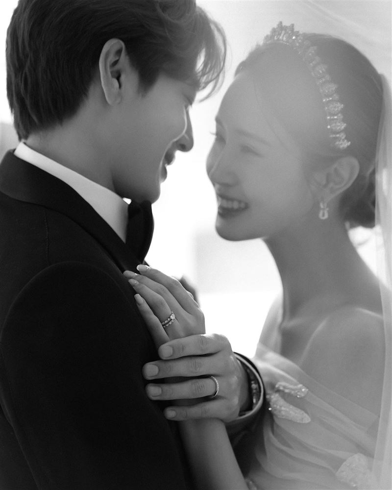 李多海與SE7EN相戀多年在2023年結婚。（圖／翻攝自IG @se7enofficial）