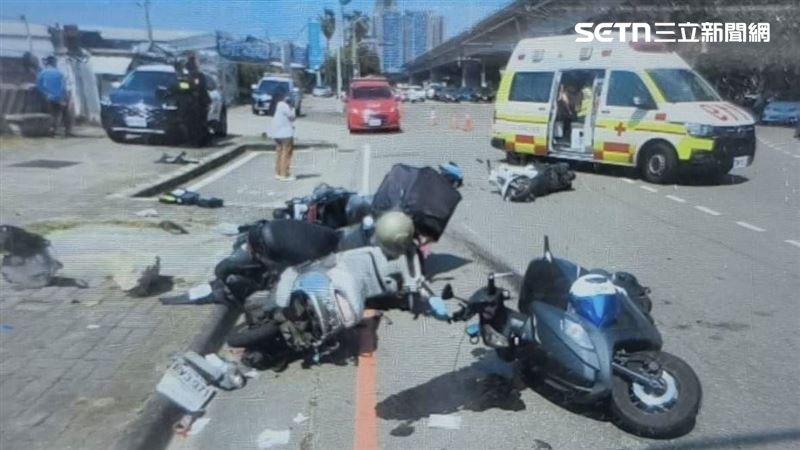 新／台中BMW直衝待轉格！機車全倒6人送醫