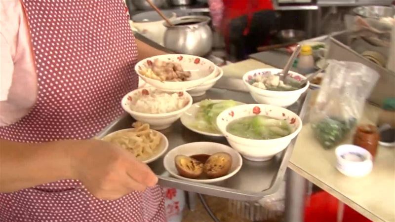 內行曝小吃店「好吃特徵」：直接坐就對了