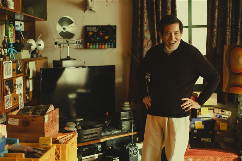 秦漢飾演一位言行超脫常理,充滿奇想的老爸。(圖/Netflix提供)