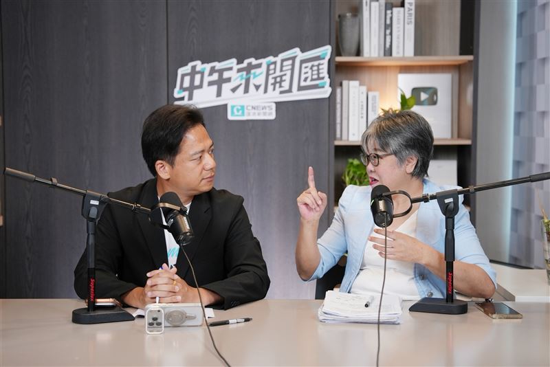 邱臣遠點名許甫、張啓楷兩人,擔憂竹北藍白破局外溢效應會影響各地選情。(圖/中午來開匯提供)