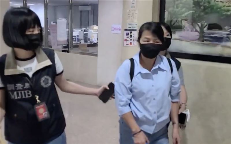 台北市松山區龍田里里長黃淑芬被控涉嫌詐領補助款，北檢複訊後，諭令10萬元交保。（圖／翻攝畫面）