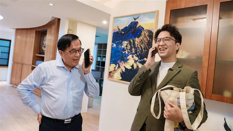 沈伯洋見阿扁1迷因表情笑翻！陳致中發聲
