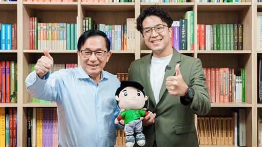 沈伯洋拜會前總統陳水扁，兩人加LINE好友，並討論台北市政。（圖／翻攝自沈伯洋Threads）