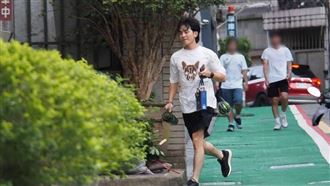 郭忠祐進黃露瑤香閨　黃西田請客認準女婿