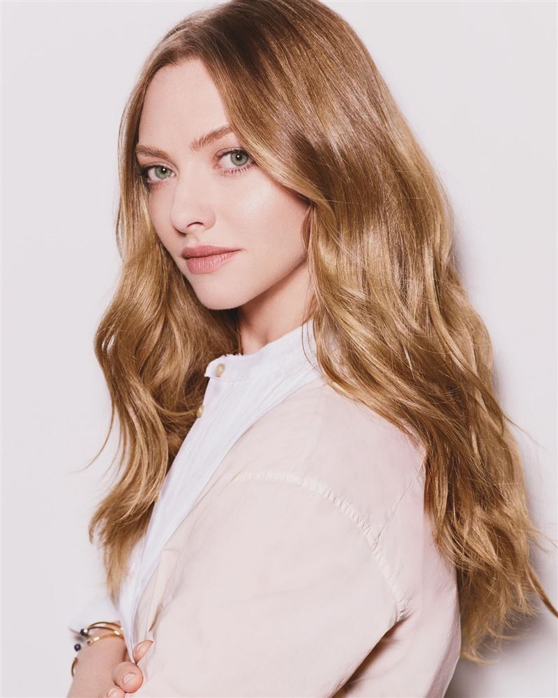 女星亞曼達&middot;塞佛瑞（Amanda Seyfried）和結婚9年的丈夫離婚。（圖／翻攝自IG @mingey）
