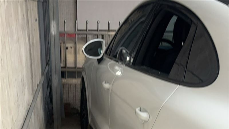 慣竊擊破凱燕車窗欲行竊　被逮稱測破窗器