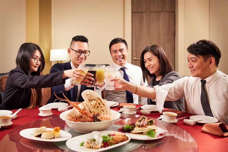 JR東日本大飯店台北自2026年12月1日至2027年3月31日,推出「喜氣洋洋・饗聚迎春」2027羊年尾牙春酒專案。(圖/飯店旅宿業者提供)