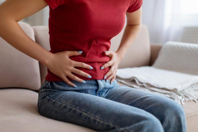 不理私密處搔癢小心反覆發炎!醫師揭念珠菌感染「7誘因」、防治「3關鍵」。(圖/醫健新聞網提供)