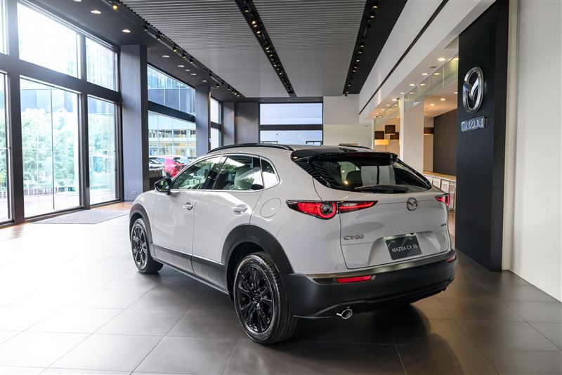 2027年式Mazda CX-30新增「天際灰」車色。(圖/Mazda提供)