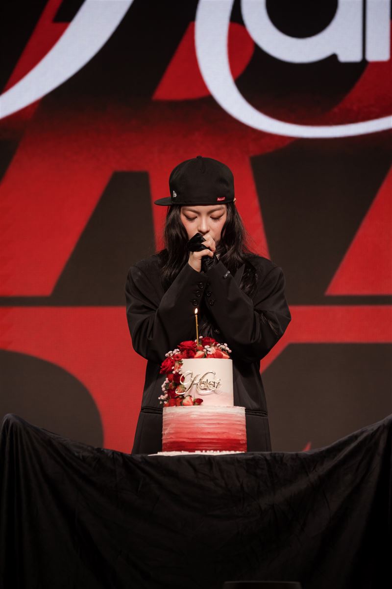 香港唱作歌手KALAI家麗正式加盟EAS Music,成為陳奕迅睽違8年簽下的首位女歌手。(圖/EAS Music Limited 提供)