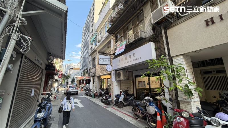 台北市赤峰街因出現24坪店面租金開價35萬引起關注。(圖/非當事店家/記者陳韋帆攝影)