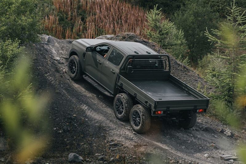 Ford直接把Ranger Super Duty改造成6×6軍用皮卡。(圖/翻攝Ford網站)