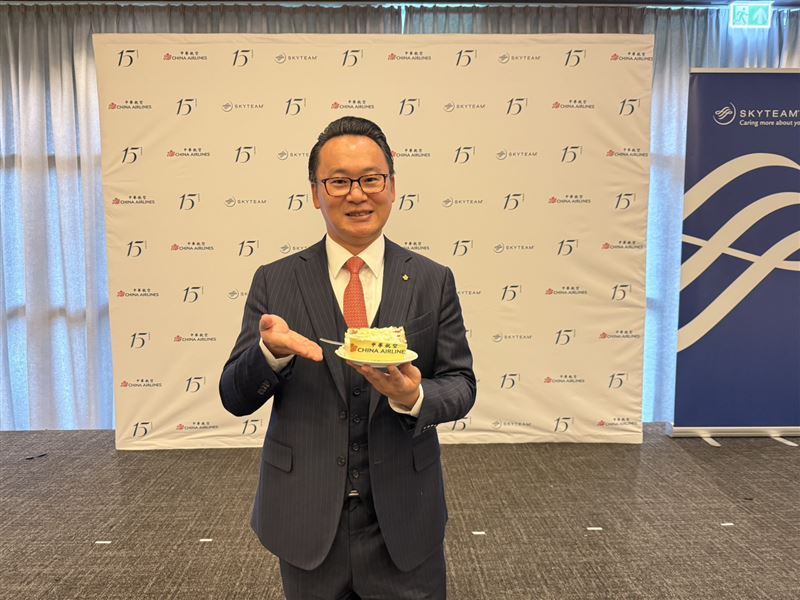 面對印度等新興市場,陳漢銘表示,現階段機隊運能有限,會優先加密既有優勢航線,「龜兔賽跑,這個兔子不能停」,希望先拉大與競爭對手的距離。(圖/記者李育道攝影)