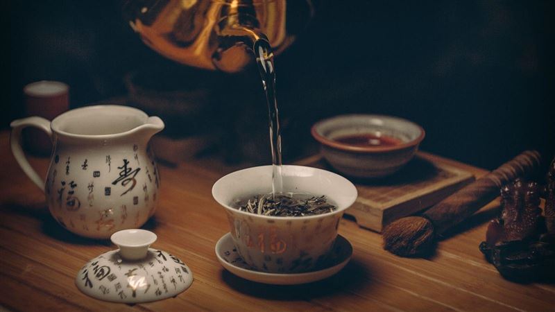 每天濃茶當水喝！60歲伯伯雙腎塞滿結石