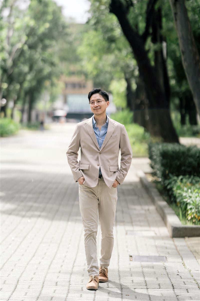 你餵AI垃圾、它就還你垃圾！最帥教授洪瀞曝光AI時代最珍貴能力：不是知識是洞見。（圖／洪瀞提供）