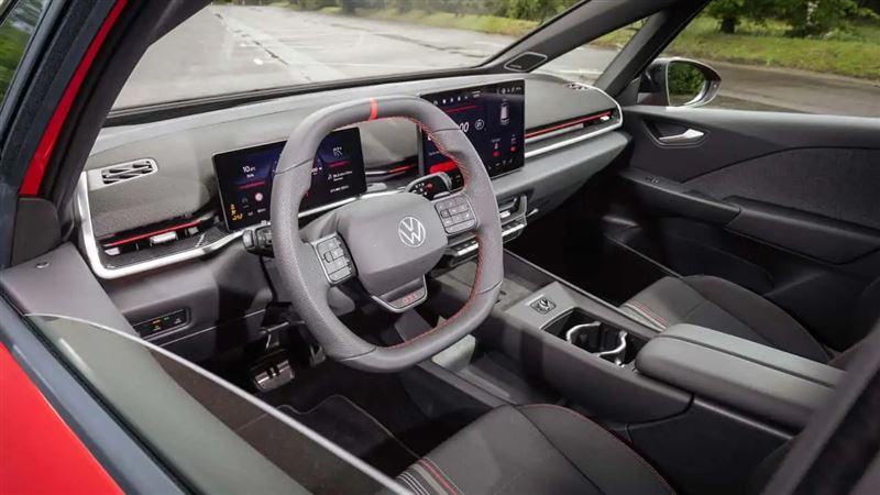 內裝配置10.25吋數位儀表搭配12.9吋中控螢幕。（圖／翻攝Volkswagen網站）