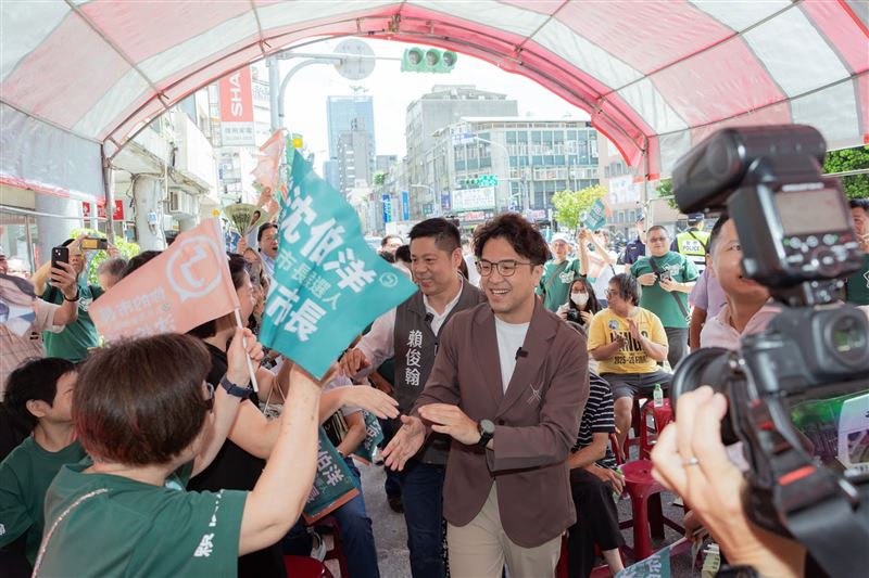沈伯洋掀起一股「洋流」。(圖/翻攝自沈伯洋臉書)