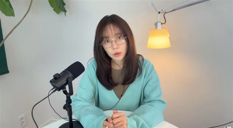 尹恩惠透過直播更新病況。(圖/翻攝自尹恩惠YT)