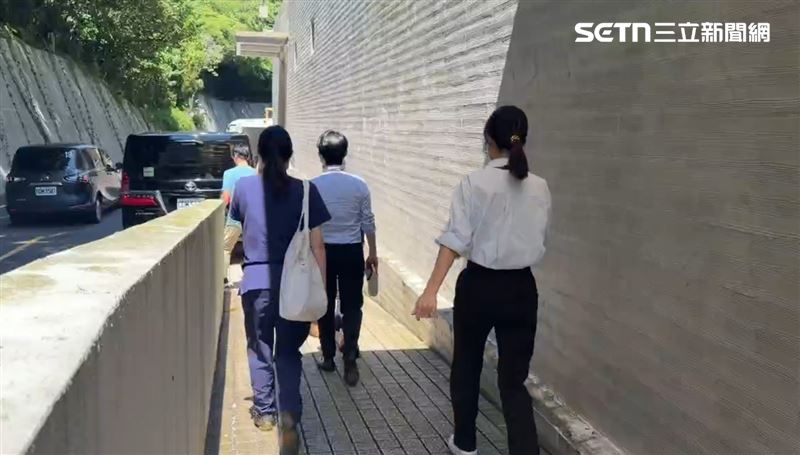 周男勒斃鄭姓女友後棄屍陽明山,檢方今針對鄭女遺體進行複驗,拼湊遺體骨骸,進一步確認死因、及是否還有其他外力介入。(圖/翻攝畫面)