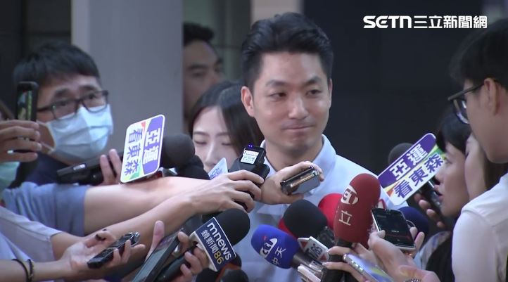 對於沈伯洋拋出自行車專用橋救內湖交通,蔣萬安質疑,「這必須要封2個車道,而且超過2年的工期」,對於整體大內湖地區的交通會帶來更大的衝擊(圖/翻攝畫面)