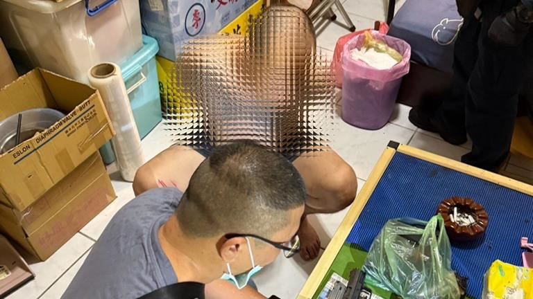 通緝犯遭圍捕！穿內褲狂奔300公尺落網