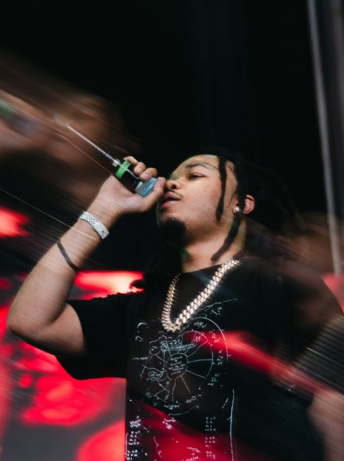 Bloodhound Q50今年5月登上知名指標性嘻哈音樂節「Rolling Loud」。（圖／翻攝自IG @rollingloud）
