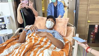 黑人爆遭逼宮內外夾殺　經紀人210字發聲