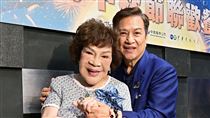 乾兒子疑劈腿許藍方　周遊露臉發聲哭了