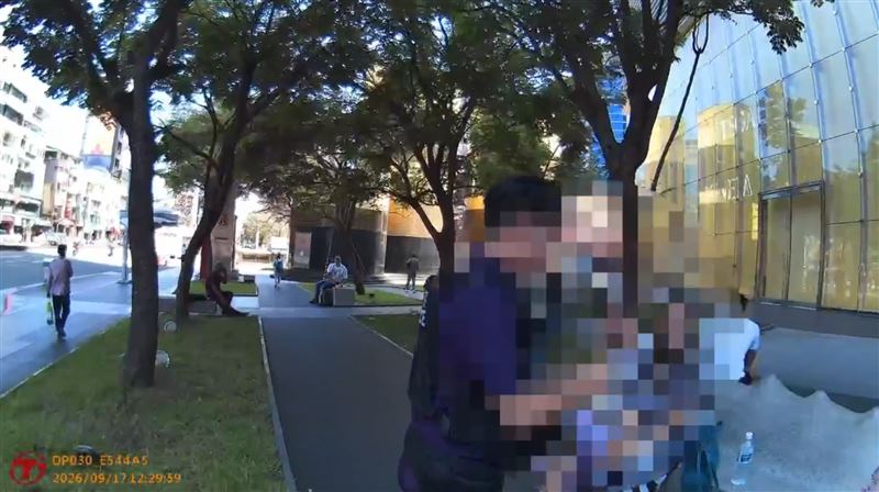 警方獲報到場後，確定陳女、宋女及何男有動手情形。（圖／翻攝畫面）