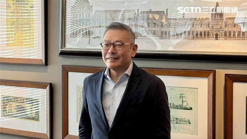 新光三越副董事長吳昕陽表示,台中中港店業績目前已回到2024年同期約95%水準,今年有信心拿回店王寶座。(圖/記者賴俊佑攝影)