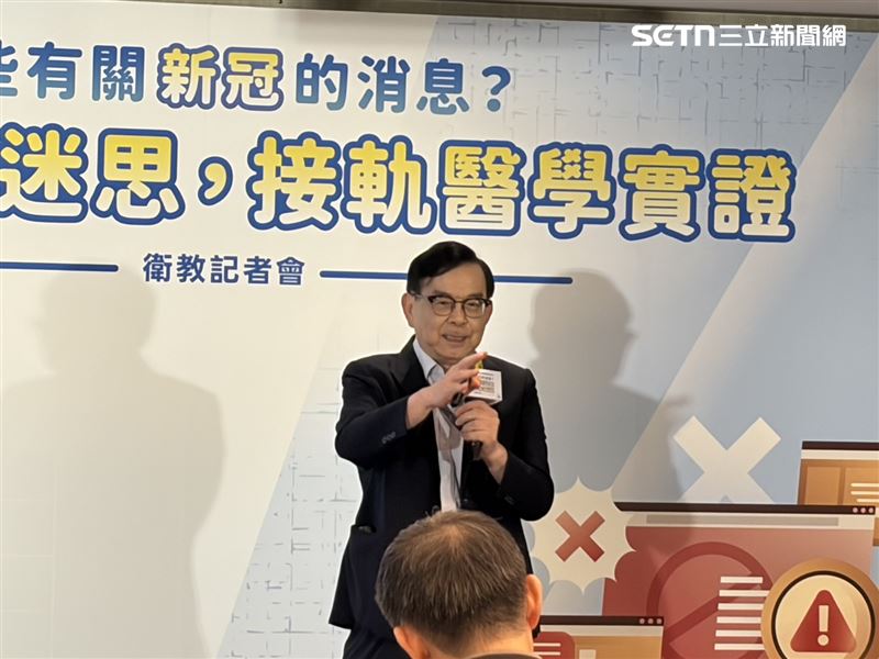 黃立民表示,國外研究發現,新冠住院及死亡發生率分別約為流感的2.04倍及3.19倍。(圖/記者簡浩正攝影)