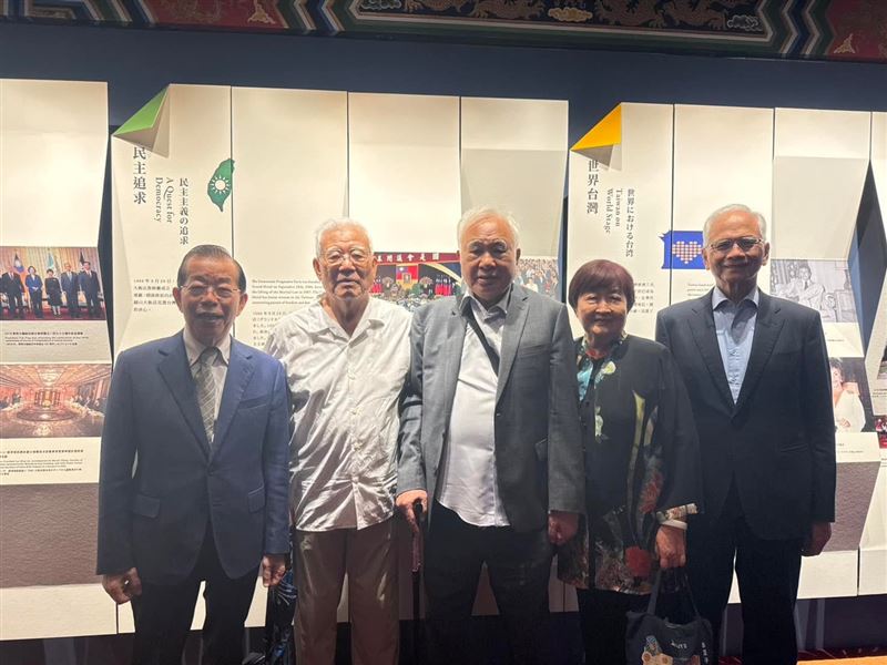 民進黨建黨小組重聚，謝長廷感性發聲。（圖／翻攝自謝長廷臉書）