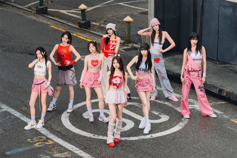 「W!nky」由Lydia(左起)、魚肉、靚靚、海莉、慢慢、叩叩、紀欣伶、艾莉兒組成。(圖/緯來電視網X泰坦星文創提供)