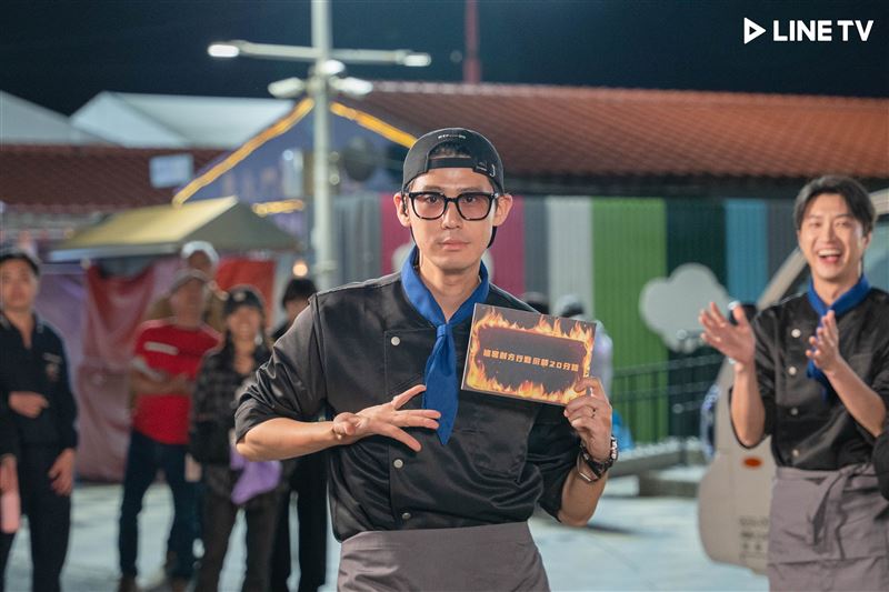 李玉璽環島遇超狂任務,挑戰「豬圈取精」太震撼。(圖/LINE TV 提供)