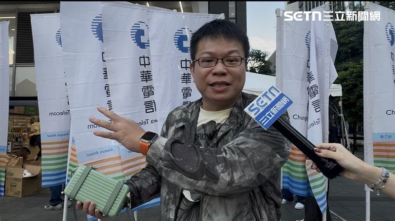 拿下「頭香」的廖先生表示，純粹是因門市報到時段安排的緣故，讓他陰錯陽差搶得頭香，對此感到既驚喜又意外。（圖／記者王文承攝影）