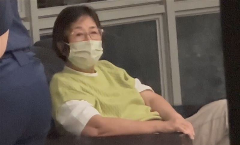 謝新隆、謝典霖父子涉賄選貪汙案，法官認為無證據顯示前立委鄭汝芬有勾串或滅證行為，裁定100萬元交保。(圖／翻攝畫面)