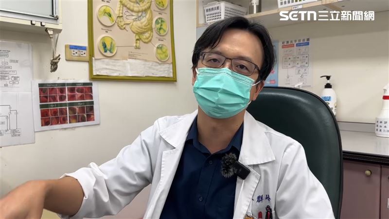屏基肝膽胃腸科醫師林群峰分享,長者誤將肛門篩劑當口服藥吃了一週。(圖/記者朱俊傑攝影)