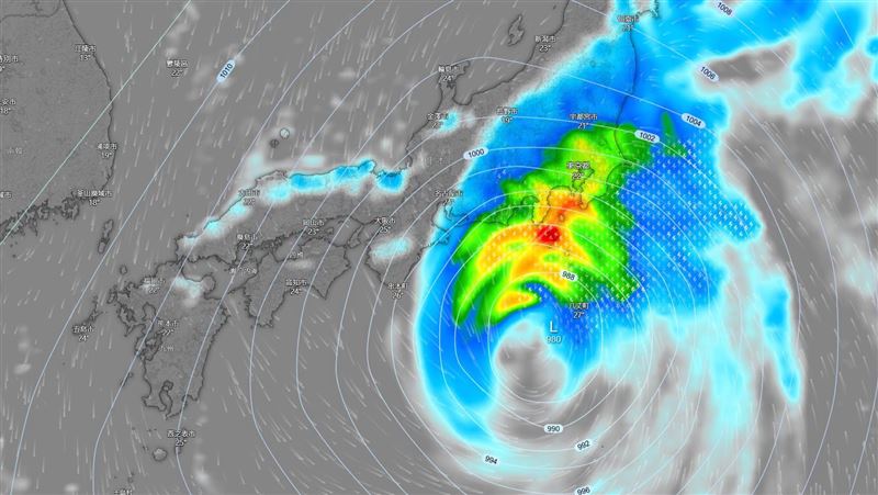 台灣颱風論壇表示,杜鵑颱風外圍環流可能會造成日本關東、東北部分地區出現較強風勢及明顯降雨。(圖/翻攝自台灣颱風論壇|天氣特急臉書)