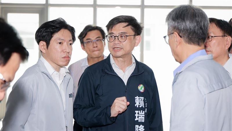 藍批補助前鎮漁港「浪費錢」！賴瑞隆反擊