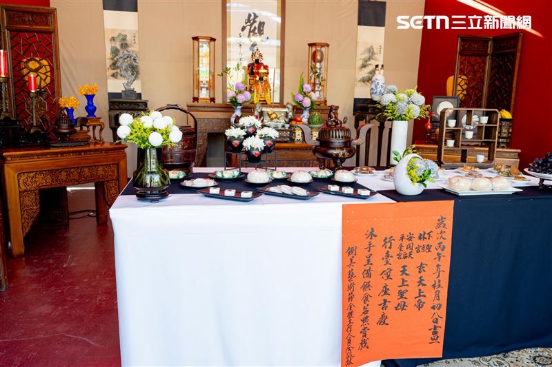 主辦單位迎請下林聖武宮玄天上帝、安平開台天后宮天上聖母聖駕蒞臨觀戲。(圖/主辦單位:何沐拍攝)