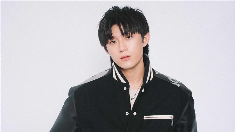 神曲破千萬流量 23歲爆紅歌手解鎖第一次