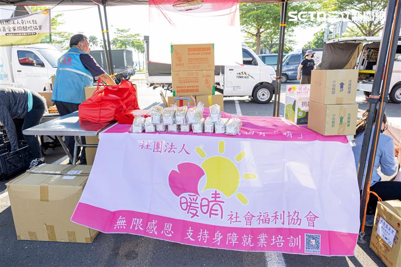 鍘美藝術節總共有10個公益攤位，以及11在地青農在現場擺攤。（圖／主辦單位：河沐提供）
