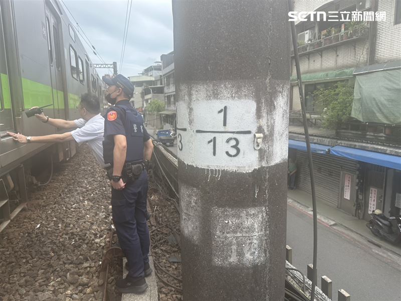 基隆黃男坐錯區間車,境破壞車長閥遭逮捕。(圖/翻攝畫面)