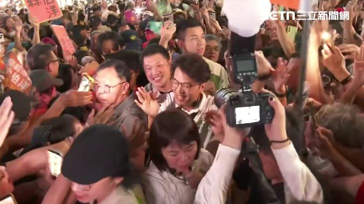 這是文山區？沈伯洋進場不到百公尺走15分